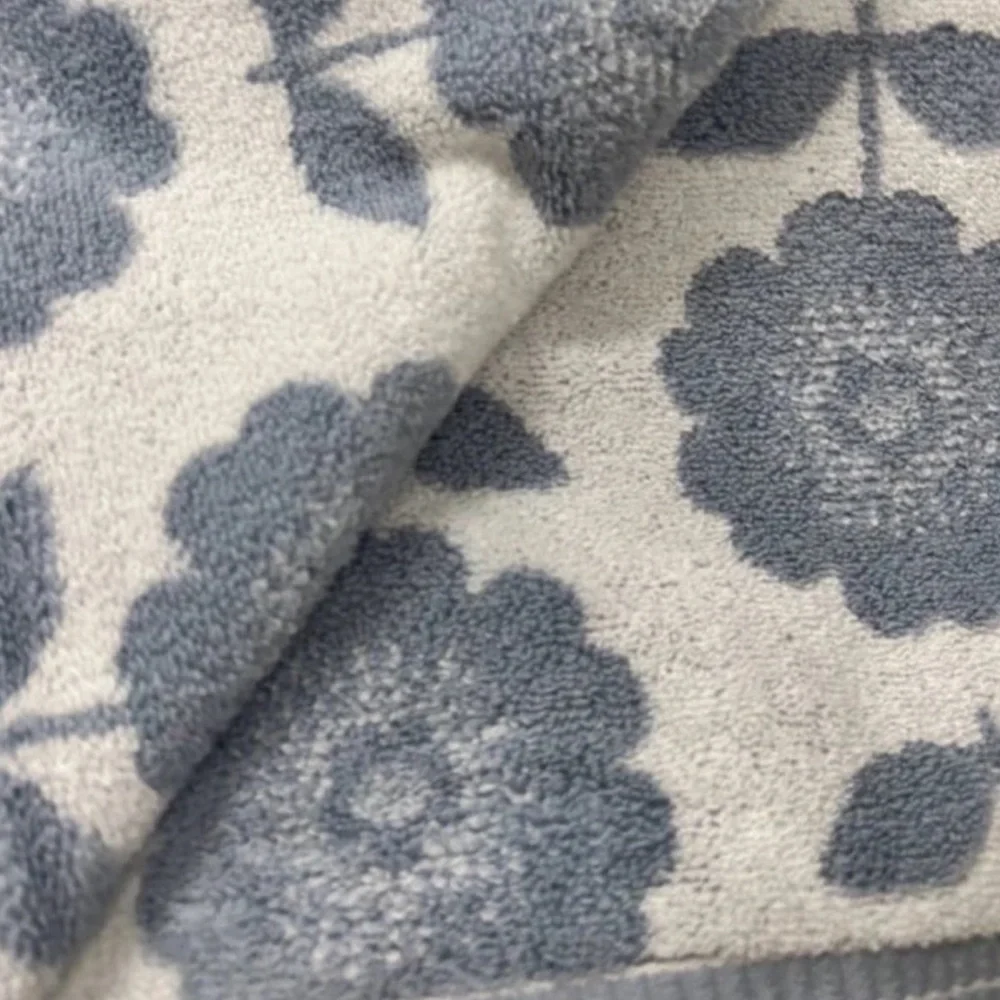 Caro Home Blue and White Floral Soft Bath Towels Set of 2